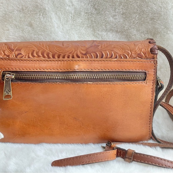 Great Condition PATRICIA NASH CROSSBODY Embossed Leather Detailing & 2 STRAPS - Picture 2 of 14